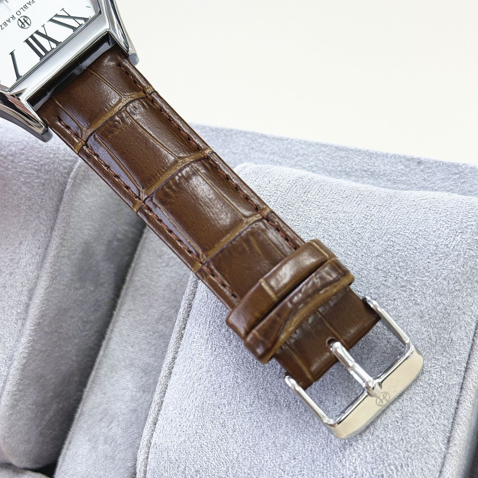 Pablo Raez Casual Business Men's Quartz Watch Barrel-shaped Leather Strap Waterproof Calendar Watch Cross-Border Shipping